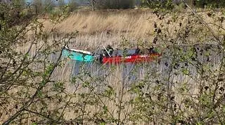 Strażacy holują jacht 