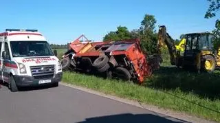 Strażacy mieli wypadek w trakcie dojazdu do pożaru