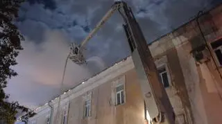 Strażacy walczyli z ogniem przez kilka godzin 