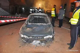 Strażakom pomagało 296 policjantów