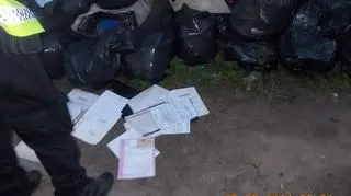 Strażnicy miejscy znaleźli porzucone dokumenty