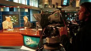 Studio TVN24 w 2001 roku, na zdjęciu Justyna Pochanke i Tomasz Zubilewicz