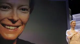 Szefowa jury Tilda Swinton (EPA)