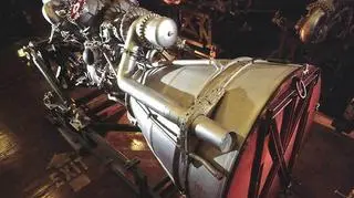 Szereg NK-33 w magazynie po sprowadzeniu do USA