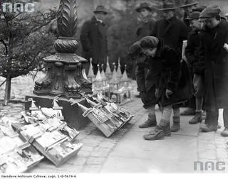 Szopki krakowskie na Rynku Głównym (1934 r.)