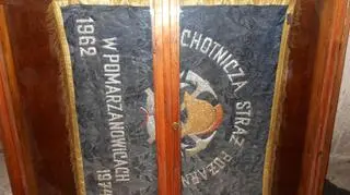 Sztandar znaleziono w piwnicach przedszkola