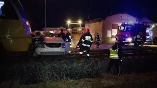 Szynobus zderzył się z autem 