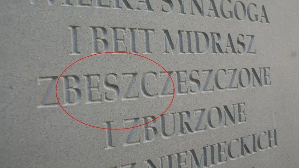 Tablica z błędem stanęła w Kaliszu