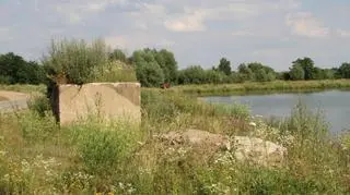 Takie fragmenty fundamentów to jedne z największych pozostałości po Pilcach