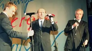 Tenorów trzech stroi mikrofony