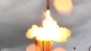 THAAD to nowoczesny system obrony przeciwrakietowej, mający niszczyć wrogie pociski tuż przed ich uderzeniem w cel