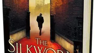 "The Silkworm", która, choć została wydana dopiero w ubiegłym miesiącu, już jest bestsellerem