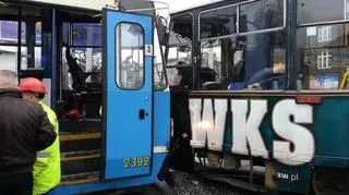 Tramwaj miał skręcić w prawo, pojechał jednak prosto
