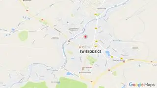 Trzykondygnacyjna poniemiecka kamienica jest usytuowana przy ul. Krasickiego 28 w Świebodzicach 