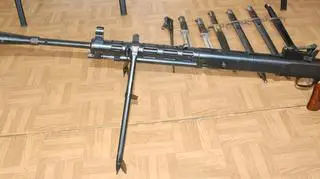 Twierdził, że militaria znalazł przed chwilą na dworcu (fot: policja Zamość)