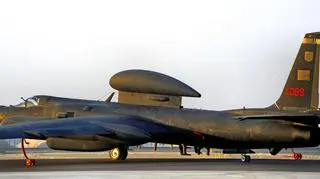 U-2 w najnowszej wersji z zamontowanym nad kadłubem silnym radarem do "obrazowania"