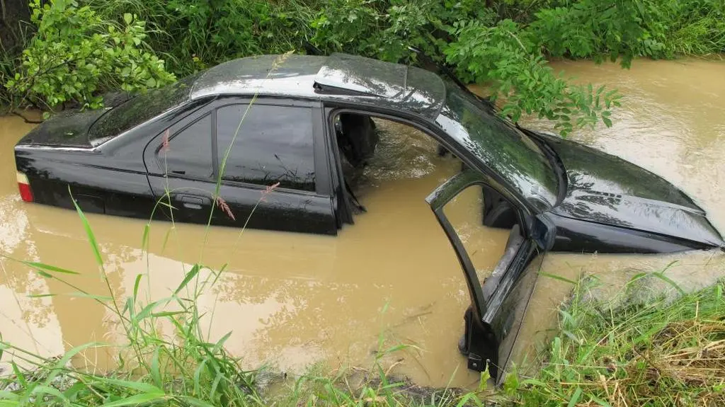 Ucieczka skończyła się w rowie