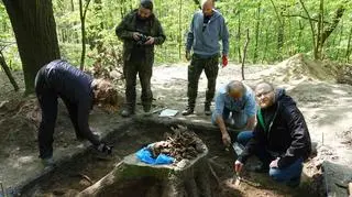 Uczestnicy badań podczas prowadzonych prac archeologicznych