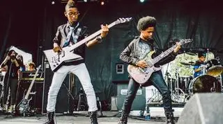 Unlocking The Truth na scenie