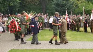 Uroczystości przy pomniku "Mokotów Walczący - 1944" 