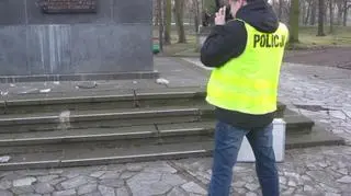 Urwane fragmenty tynku