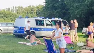 Ustaleni przez policjantów mężczyźni byli nietrzeźwi, w organizmie mieli od 2 do ponad 3 promili.