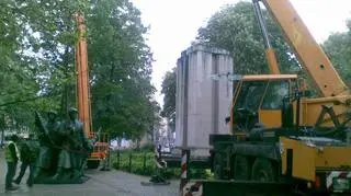 Usunięto pomnik Wdzięczności Armii Radzieckiej z pl