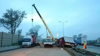 Usuwanie skutków wypadku na autostradzie A4 pod Zgorzelcem