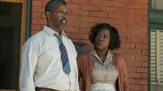Viola Davis i Denzel Washington w filmie "Fences"