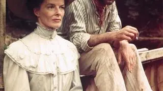 W 1951 r. Katharine Hepburn u boku Humphreya Bogarta zagrała w "Afrykańskiej królowej" i dostała Oscara (fot. materiały prasowe)