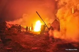 W akcji gaśniczej brało udział 160 strażaków