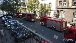 W akcji uczestniczy 5 zastępów straży pożarnej