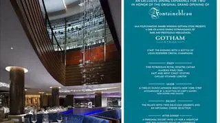 W cenę posiłku wliczony jest również najlepszy stolik w restauracji Gotham Steak (jednej z dwunastu w hotelu), menu z wydrukowanym imieniem i nazwiskiem gościa oraz osobisty concierge