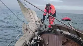 W czwartek z samego rana rozpoczęła się już druga operacja ratowania jachtu