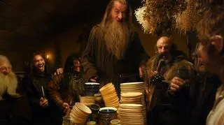 W filmie "Hobbit: Niezwykła podróż" Ian McKellen powraca jako Gandalf
