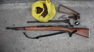 W kolekcji był także karabin Mauser 