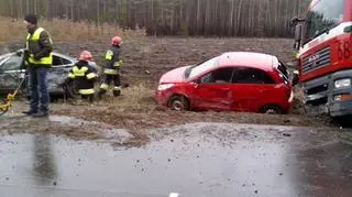 W kolizji brało udział  7 samochodów, w tym dwa strażackie