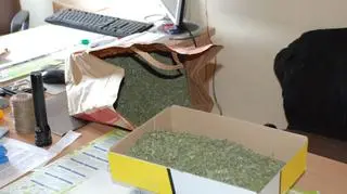 W mieszkaniu miała także spory zapas ususzonych liści 