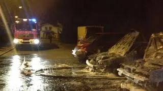 W październiku przy ul .Wyzowolenia spłonęły dwa auta 