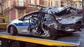 W radiowóz wjechała cysterna