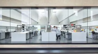 W Sainsbury Laboratory pracuje 120 botaników