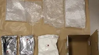 W samochodzie policjanci znaleźli około 3 kilogramów dopalaczy