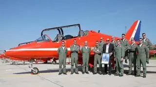 W skład Red Arrows wchodzi 9 maszyn (PAP/EPA)