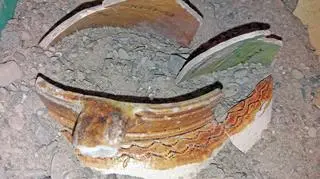 W trakcie badań archeolodzy pozyskali dotąd blisko 3 tysiące fragmentów naczyń ceramicznych