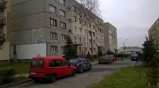 W tym bloku znaleziono ciała zasztyletowanej rodziny