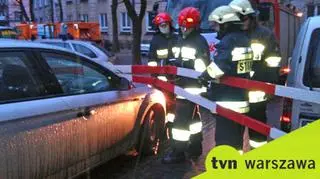 W Warszawie szlaban przebił samochód