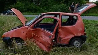 W wypadku ucierpiały dwie osoby podróżujące fiatem seicento