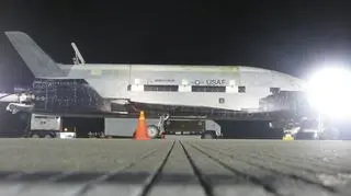 Wahadłowiec chwilę po dotarciu na miejsce postojowe (Fot. Boeing)