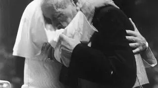 Watykan, 23.10.1978 r.. Jan Paweł II i kardynał Stefan Wyszyński w Auli Pawła VI