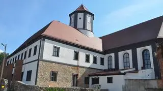 Wcześniej wykonano remont dachu wraz z wieżą